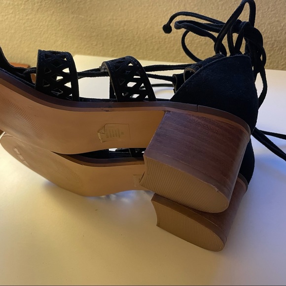 Steve Madden Strappy  sandals - Picture 8 of 9